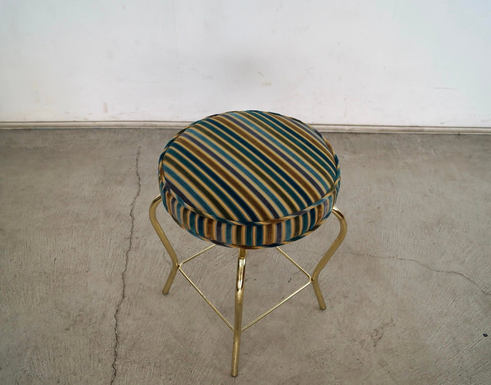1960's Hollywood Regency Swivel Brass & Velvet Vanity Stool - 3