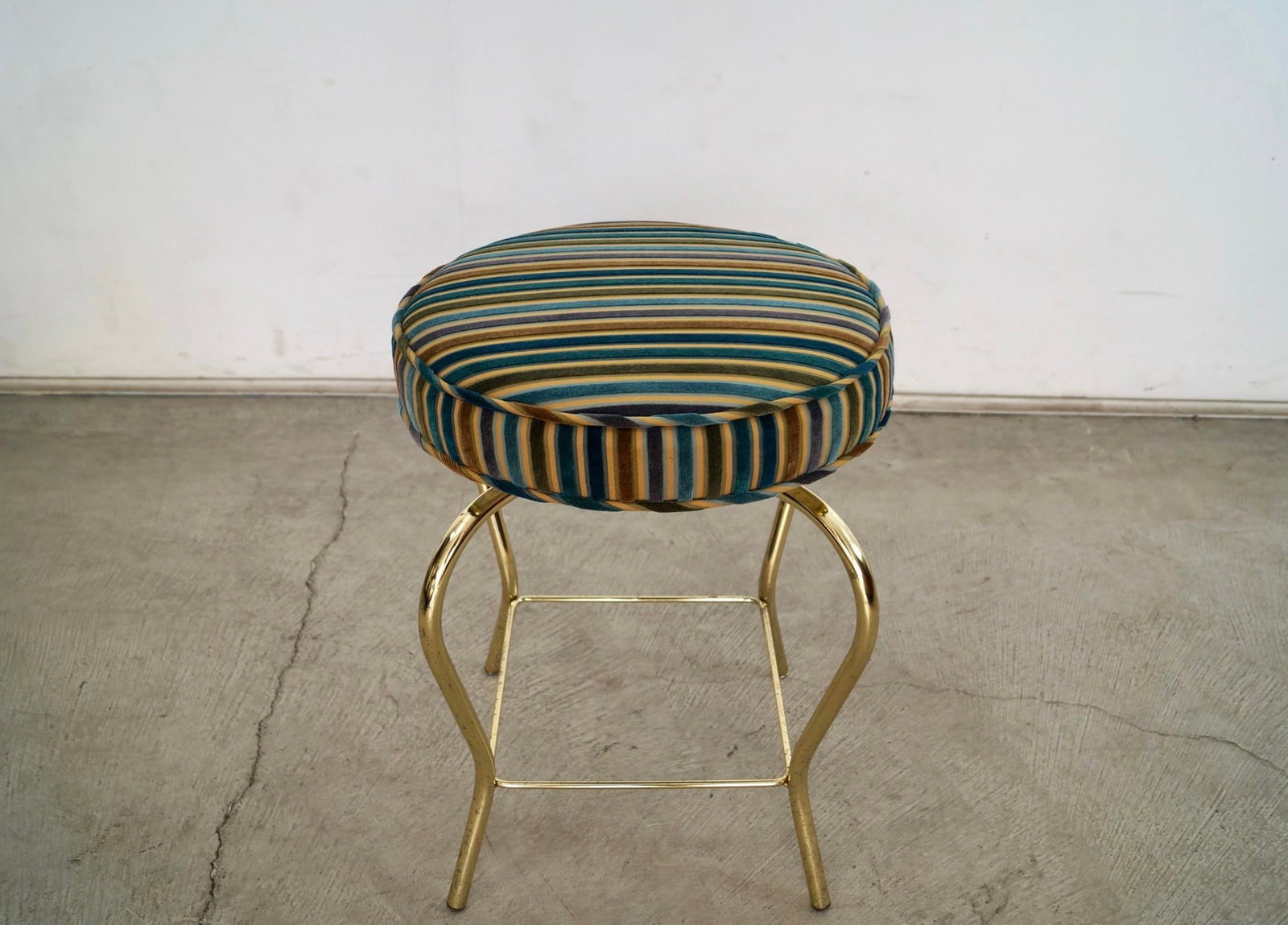 1960's Hollywood Regency Swivel Brass & Velvet Vanity Stool - 5