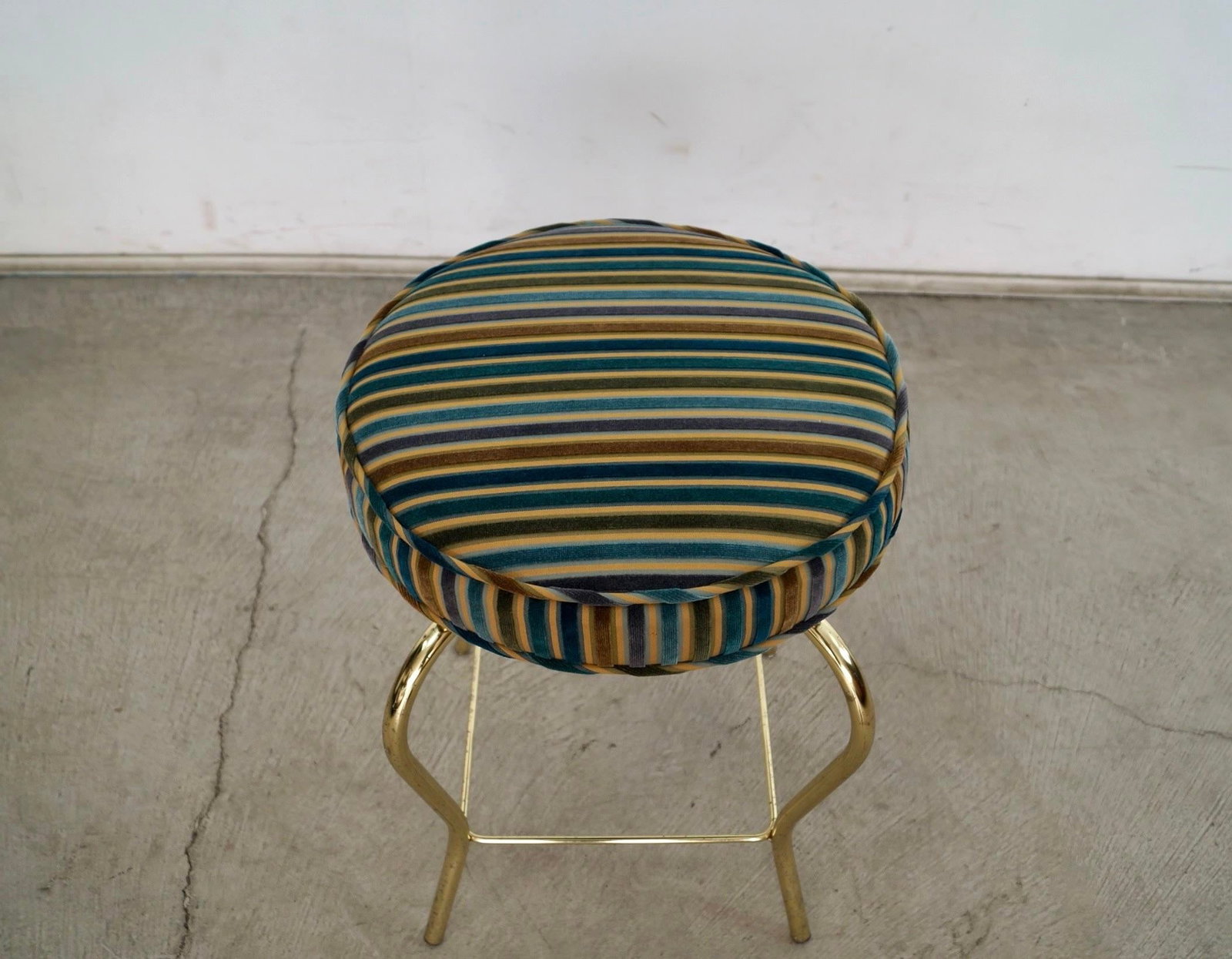 1960's Hollywood Regency Swivel Brass & Velvet Vanity Stool - 7