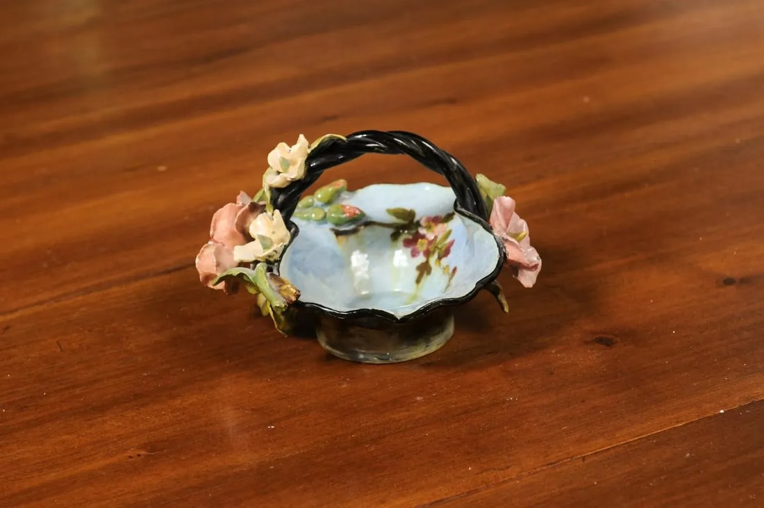 French 1880s Barbotine Majolica Basket with High Relief Colorful Flowers - 8