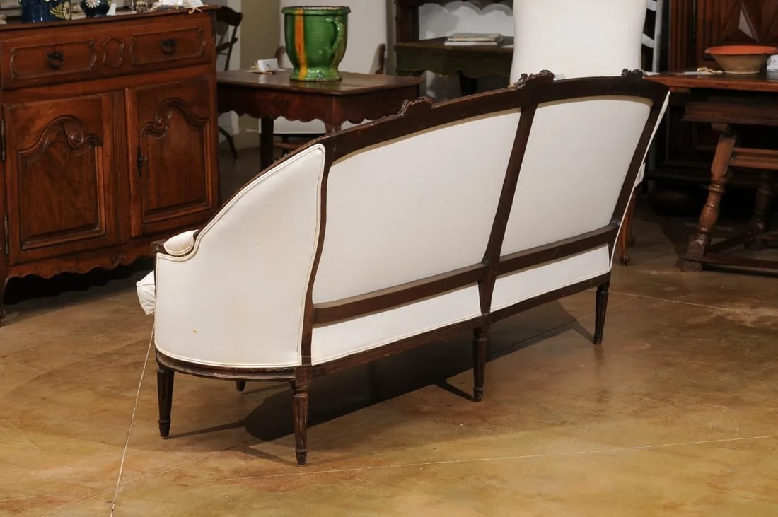 1780s French Louis XVI Period Walnut Canapé en Corbeille - 10