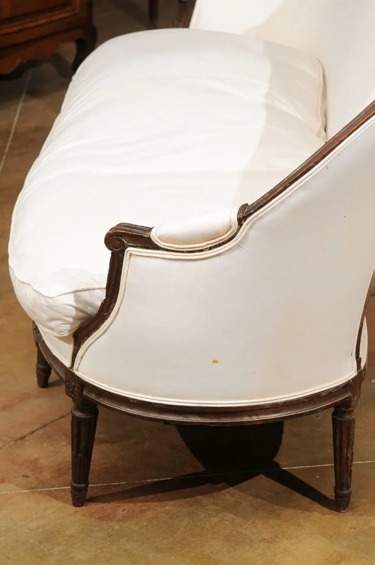 1780s French Louis XVI Period Walnut Canapé en Corbeille - 12