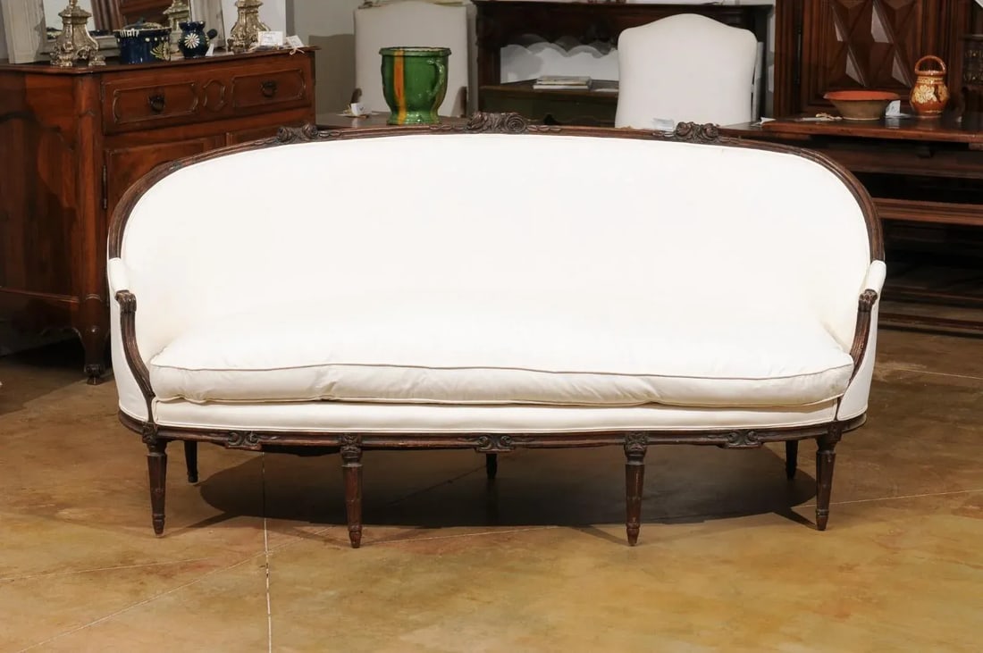 1780s French Louis XVI Period Walnut Canapé en Corbeille - 2
