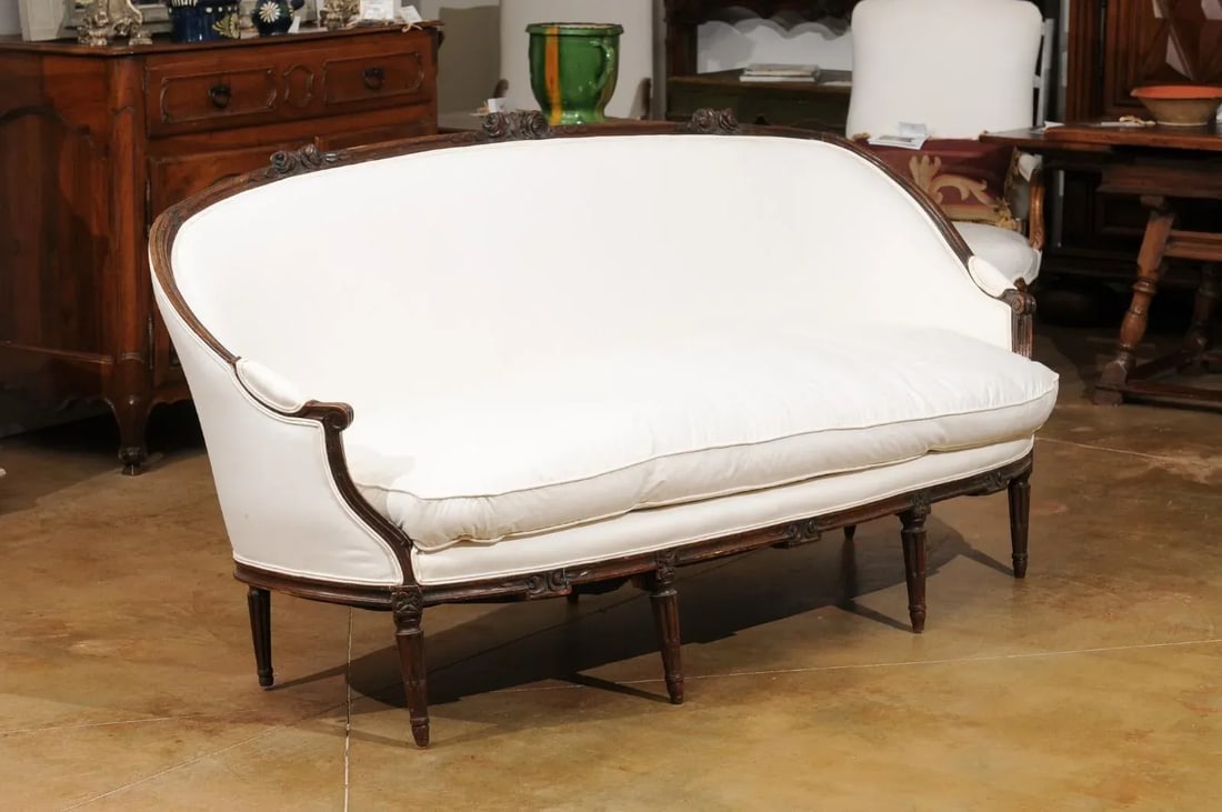 1780s French Louis XVI Period Walnut Canapé en Corbeille - 6
