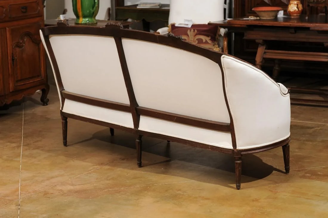 1780s French Louis XVI Period Walnut Canapé en Corbeille - 8