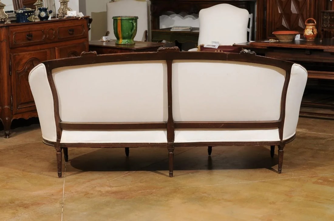 1780s French Louis XVI Period Walnut Canapé en Corbeille - 9