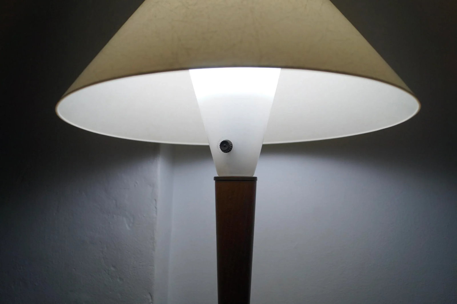 Mid-Century Modern Space Age Table Lamp - 10