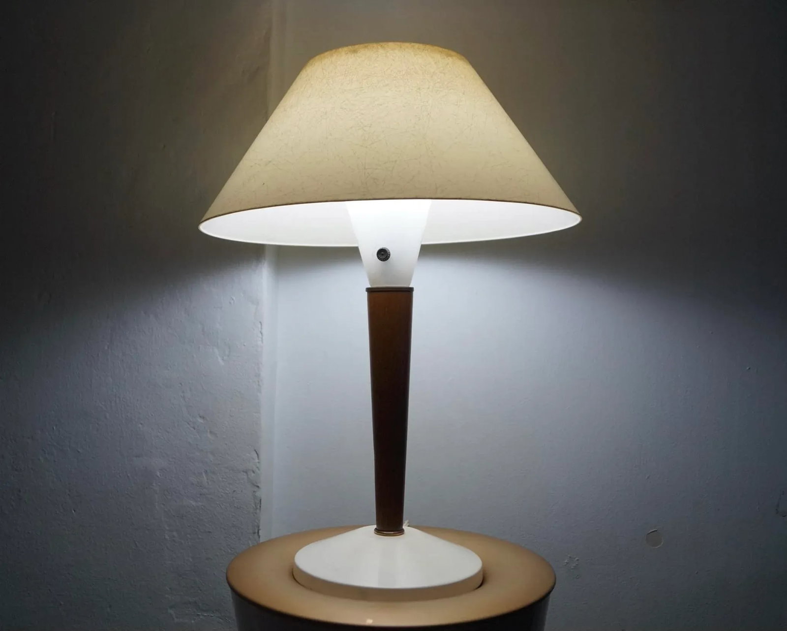 Mid-Century Modern Space Age Table Lamp - 9