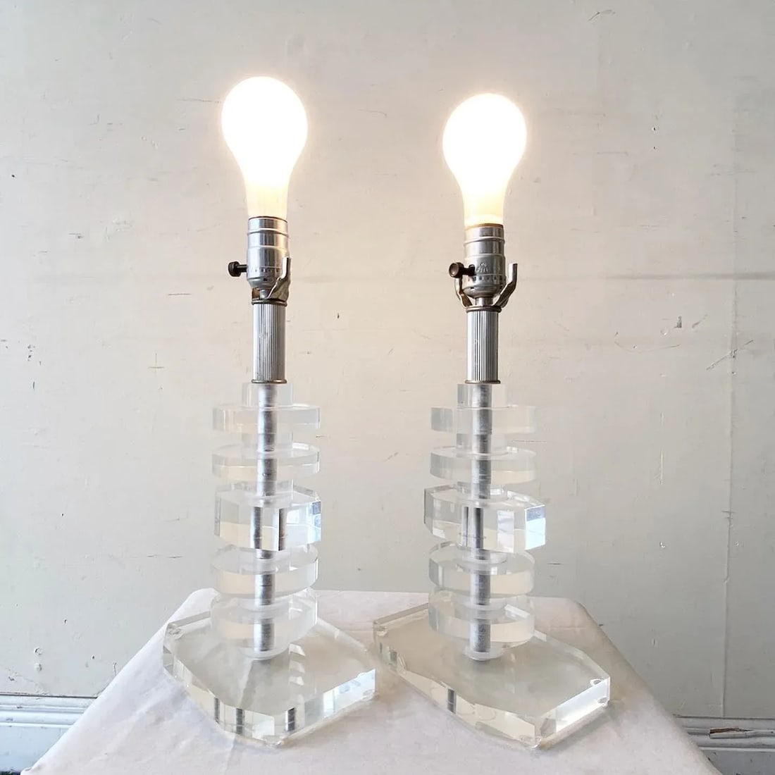 Mid Century Modern Stacked Lucite Table Lamps - a Pair - 5