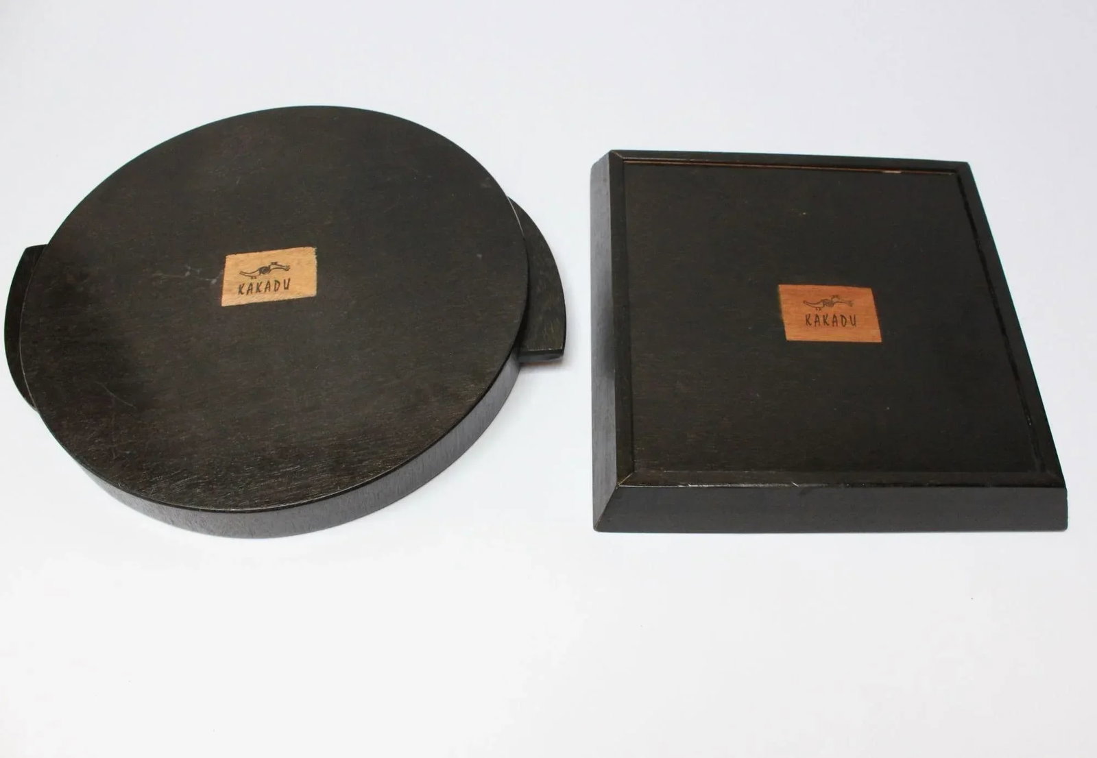 Set of Two Israeli Hand-Painted Trays by Aharon and Reut Shahar for Kakadu - 2