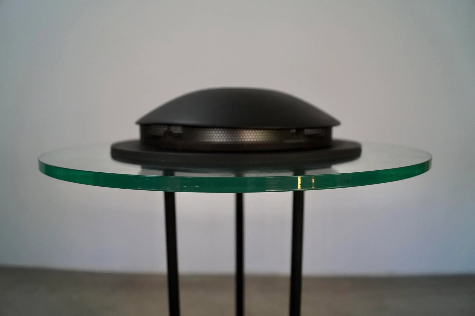 1980's Postmodern Robert Sonneman Saucer Table Lamp - 5