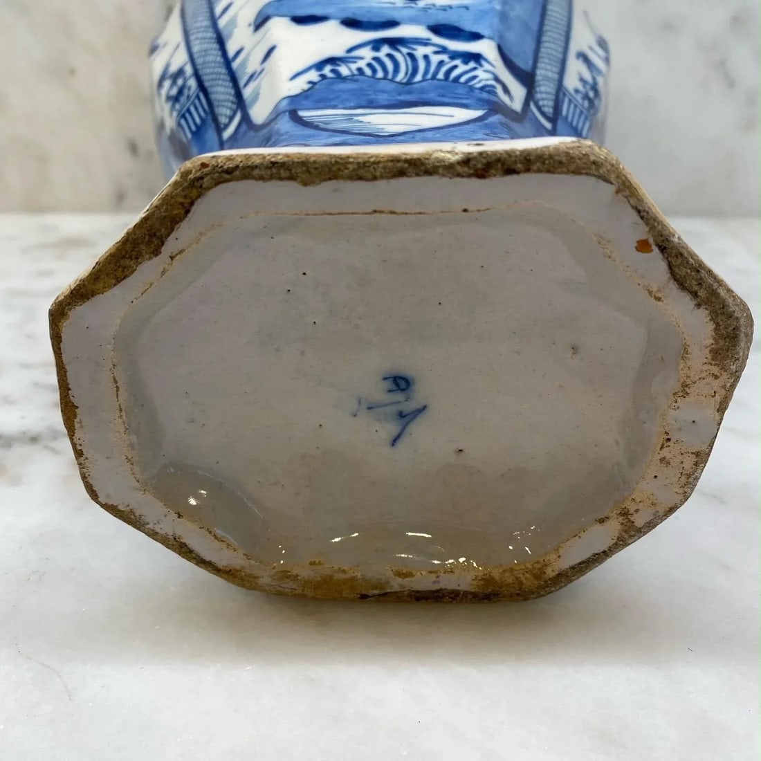 18th Century Dutch Delft Blue and White Earthenware Vase With Top - 6
