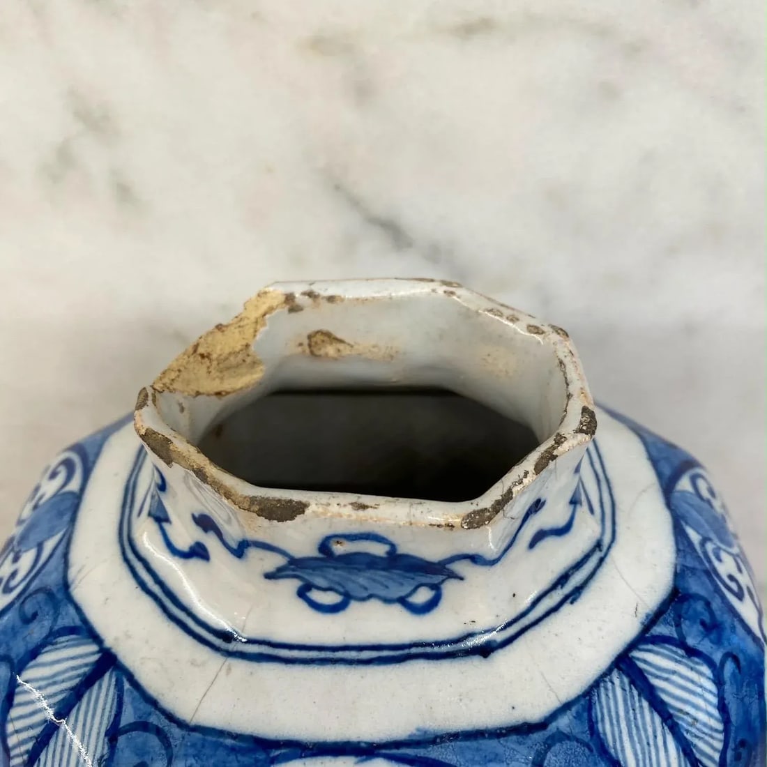 18th Century Dutch Delft Blue and White Earthenware Vase With Top - 9