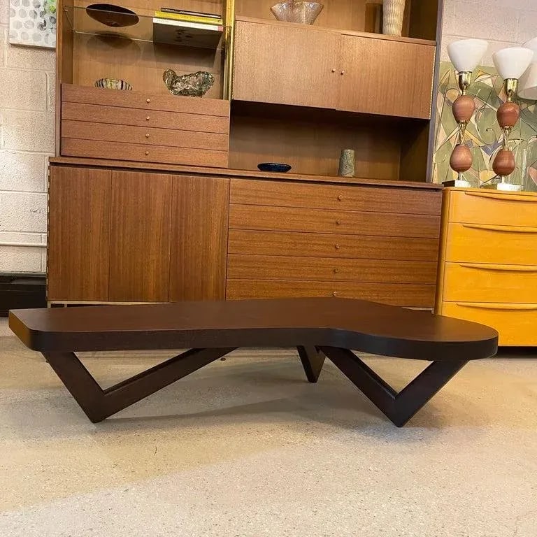 1950s Mid-Century Modern Piano Shape Mahogany Coffee Table - 11