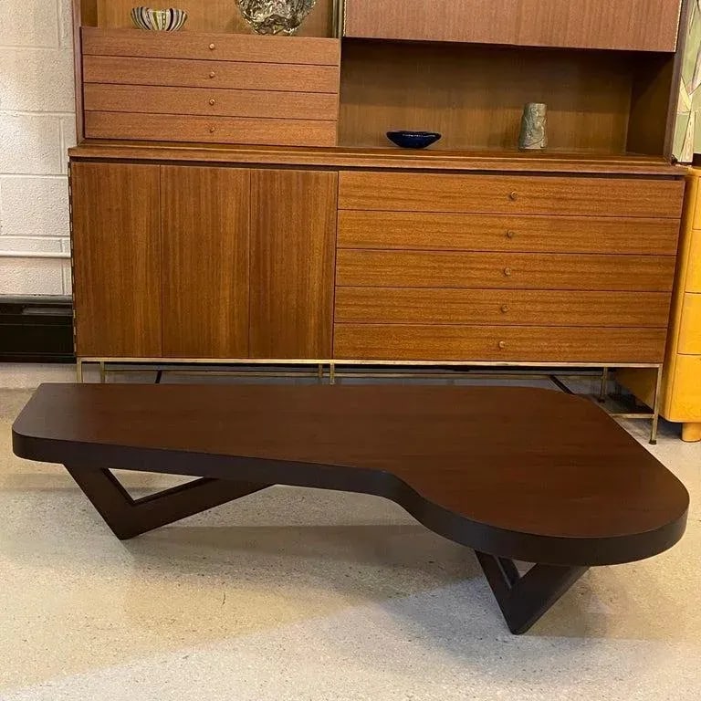 1950s Mid-Century Modern Piano Shape Mahogany Coffee Table - 4