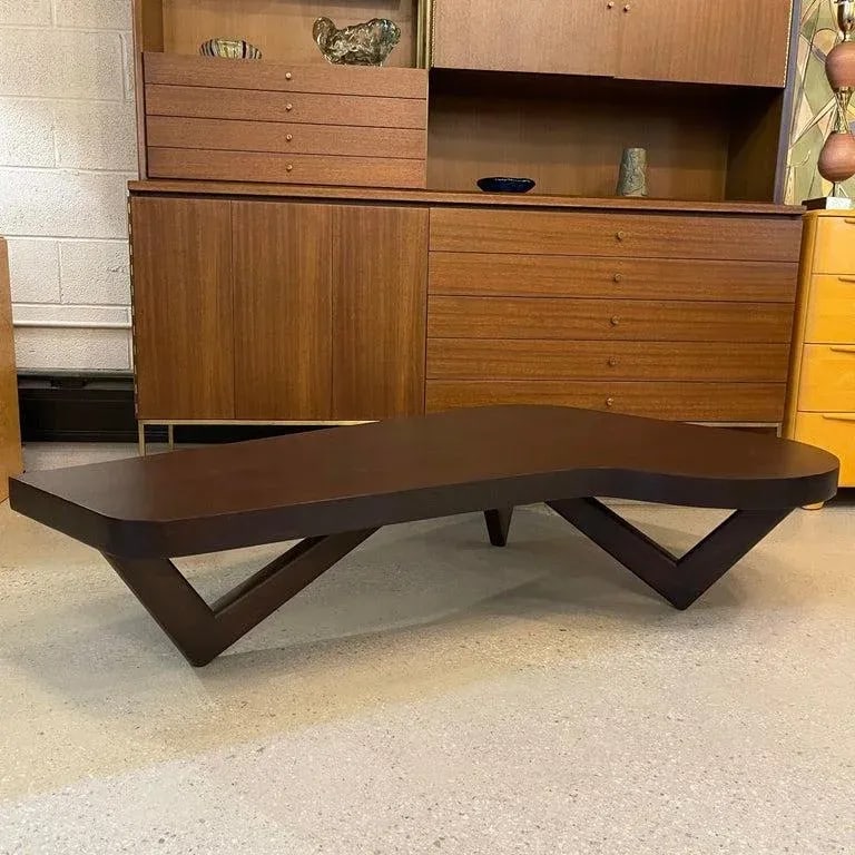 1950s Mid-Century Modern Piano Shape Mahogany Coffee Table - 5