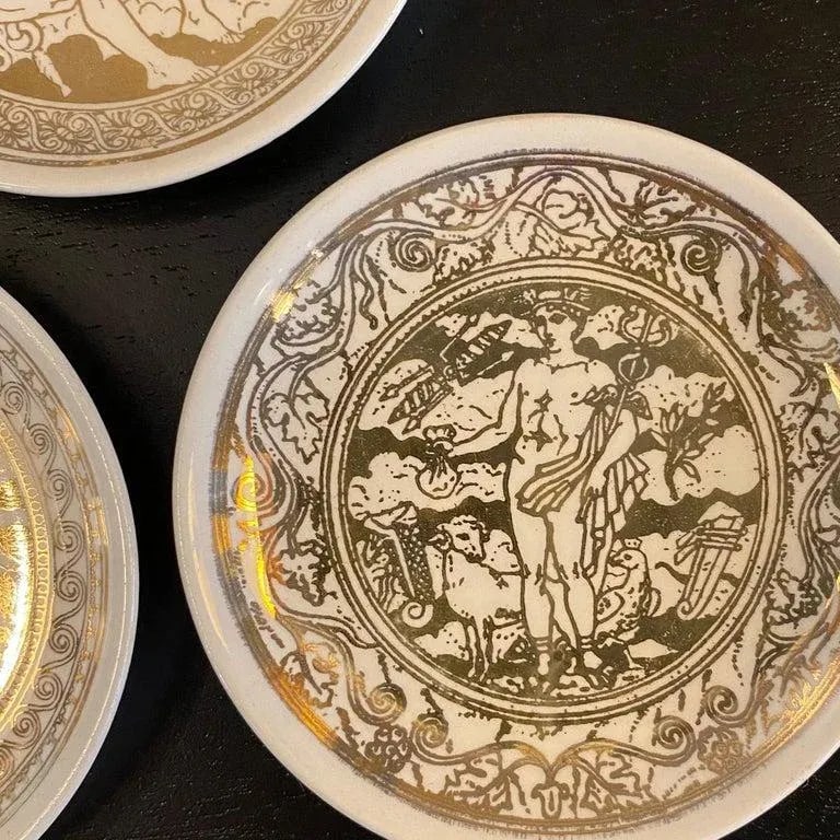 1960s Set of 5 Piero Fornasetti Mitologia Gilt Porcelain Plates, Italy - 11