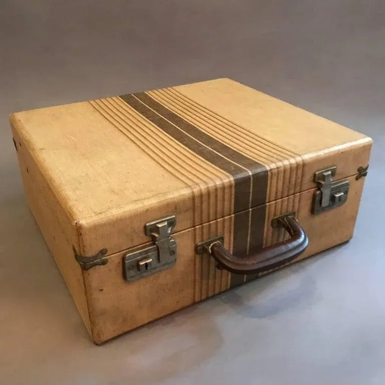 1940s Mid Century Picnic Set Wood Case with Red Dishes - for Four, 21 Pieces - 5