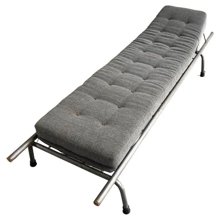 1940s Vintage Industrial Tubular Steel Chaise - 9