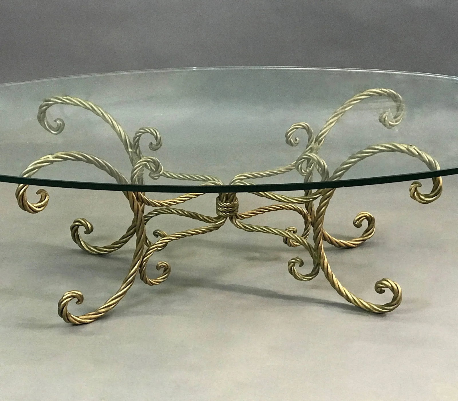 1960s Hollywood Regency Gilt Braided Rope and Oval Glass Coffee Table - 4