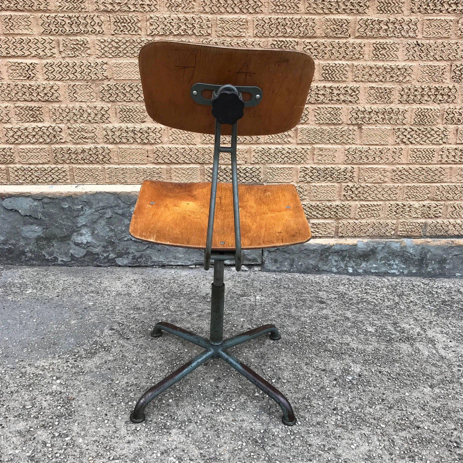 Vintage Basler Eisenmöbelfabrik Sissach, Bes Adjustable Shop Stools- Set of 4 - 6