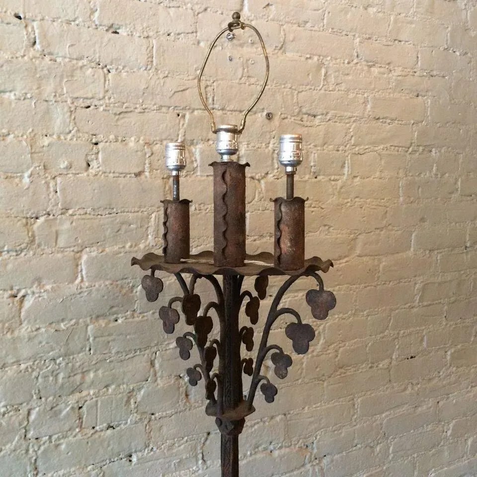 Early 20th Century Gothic Wrought Iron Floor Lamp in the Style of Samuel Yellin - 5