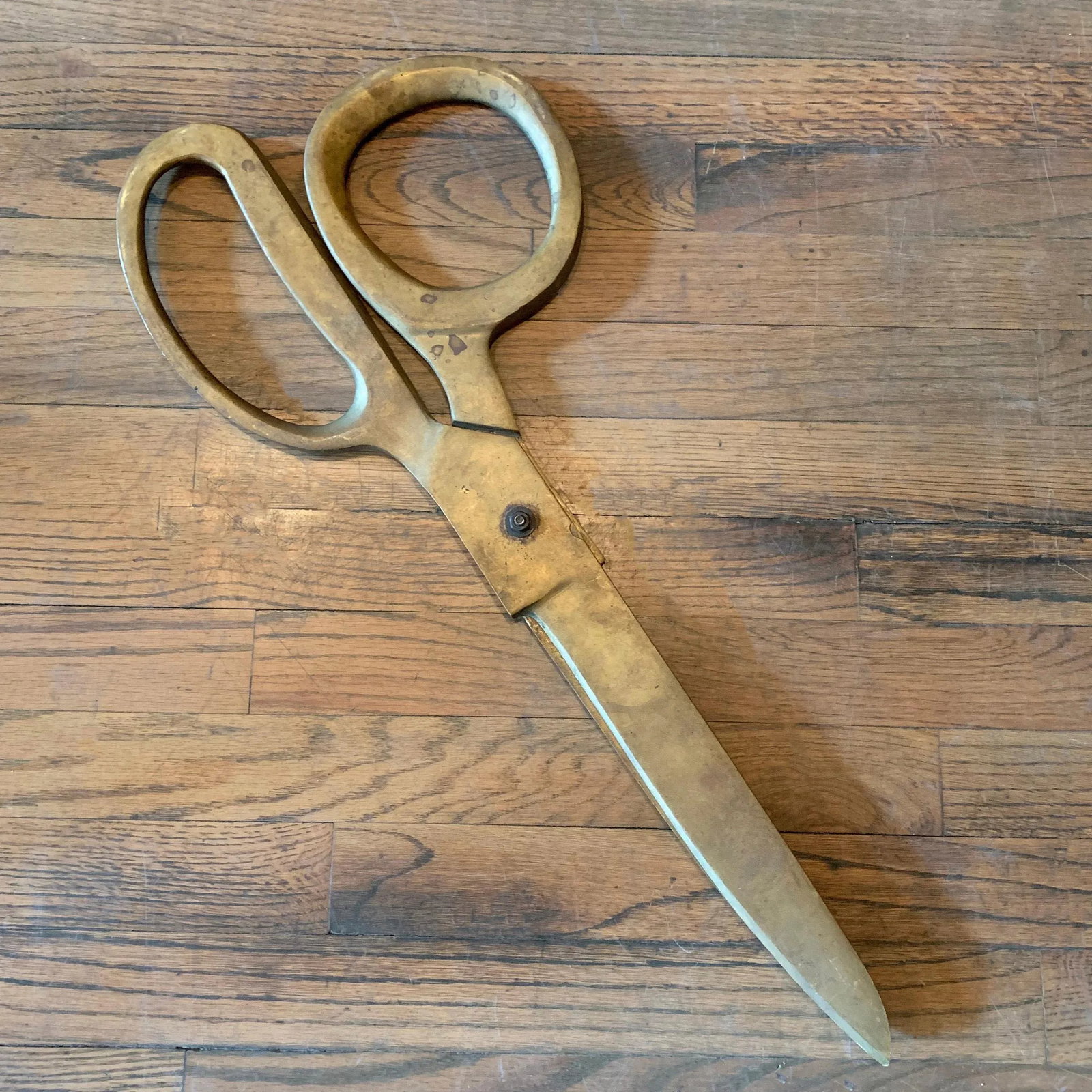 Mid 20th Century Oversized Bonze Advertising Store Display Scissors - 2