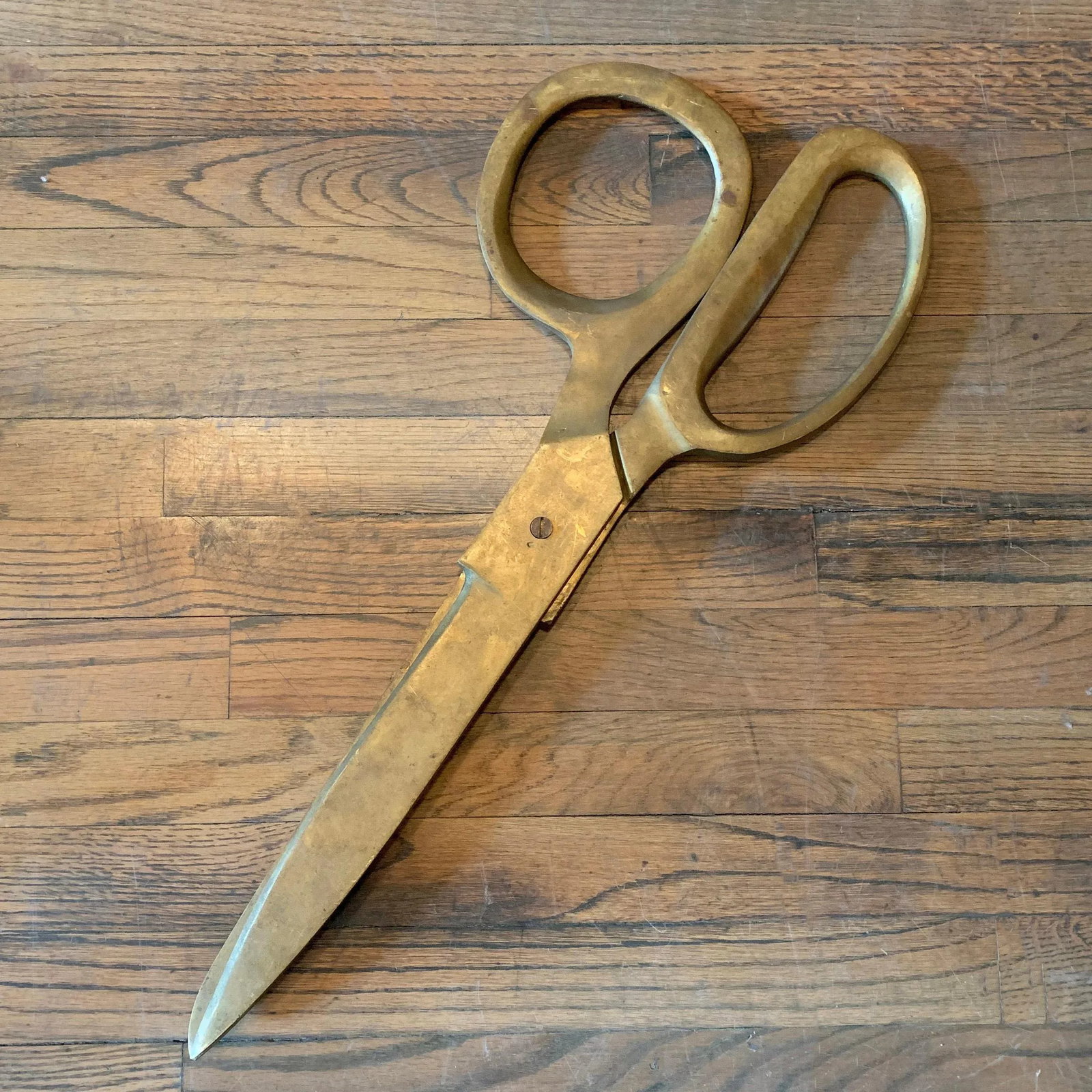 Mid 20th Century Oversized Bonze Advertising Store Display Scissors - 3