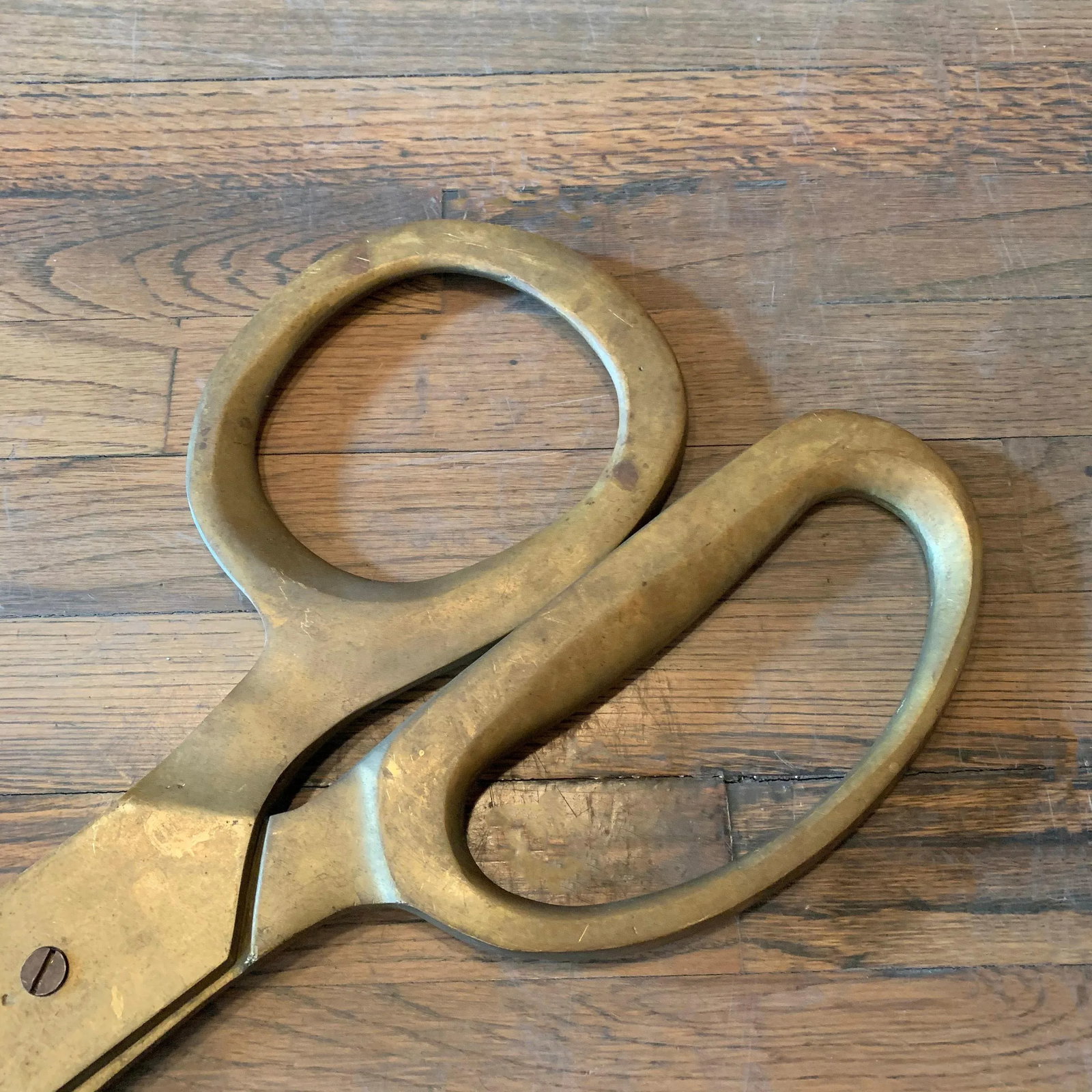 Mid 20th Century Oversized Bonze Advertising Store Display Scissors - 7
