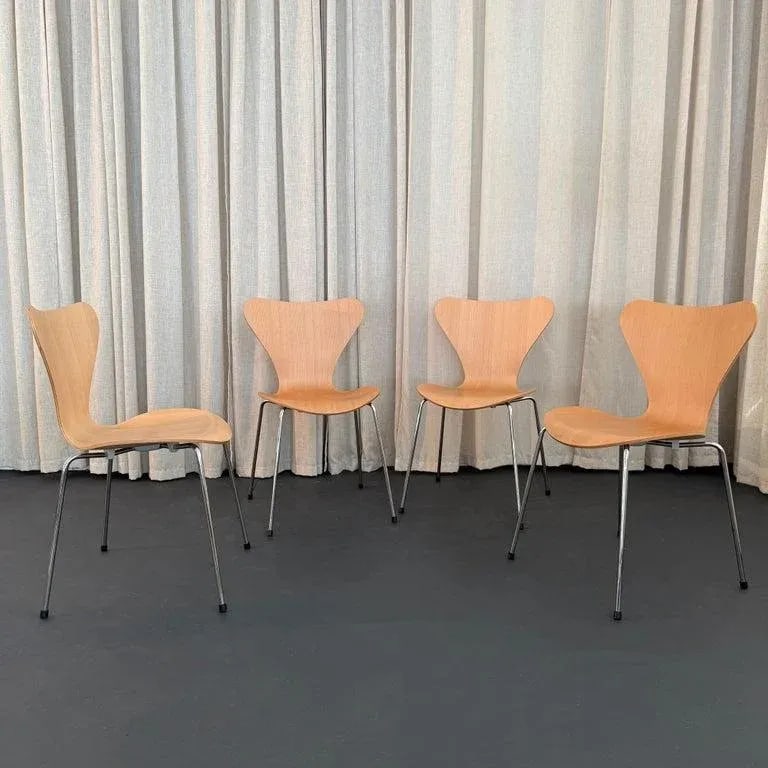 Set of 4 Arne Jacobsen Beech Series 7 Chairs for Fritz Hansen Model 3107 - 2