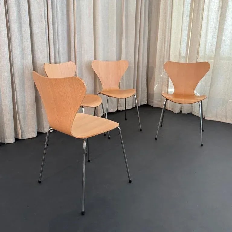 Set of 4 Arne Jacobsen Beech Series 7 Chairs for Fritz Hansen Model 3107 - 5