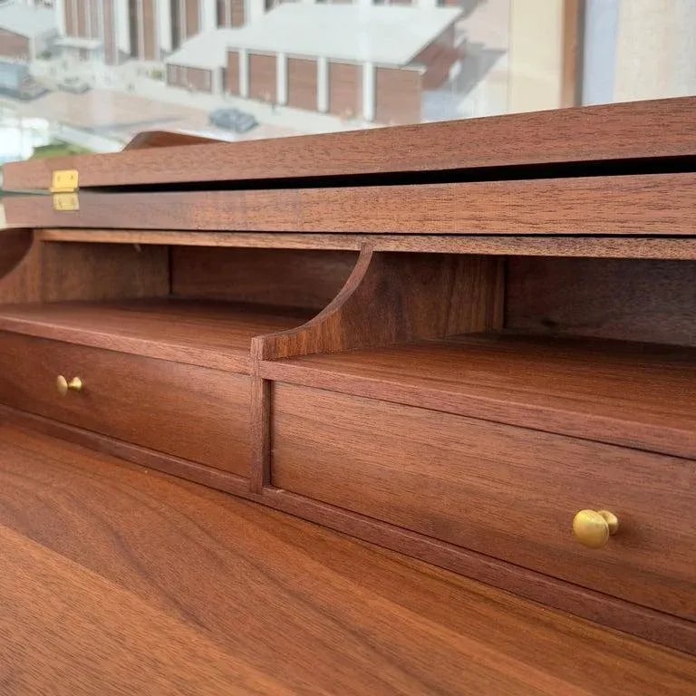 Late 20th Century Mid-Century Modern Custom-Made Walnut Standing Flip Top Desk - 11