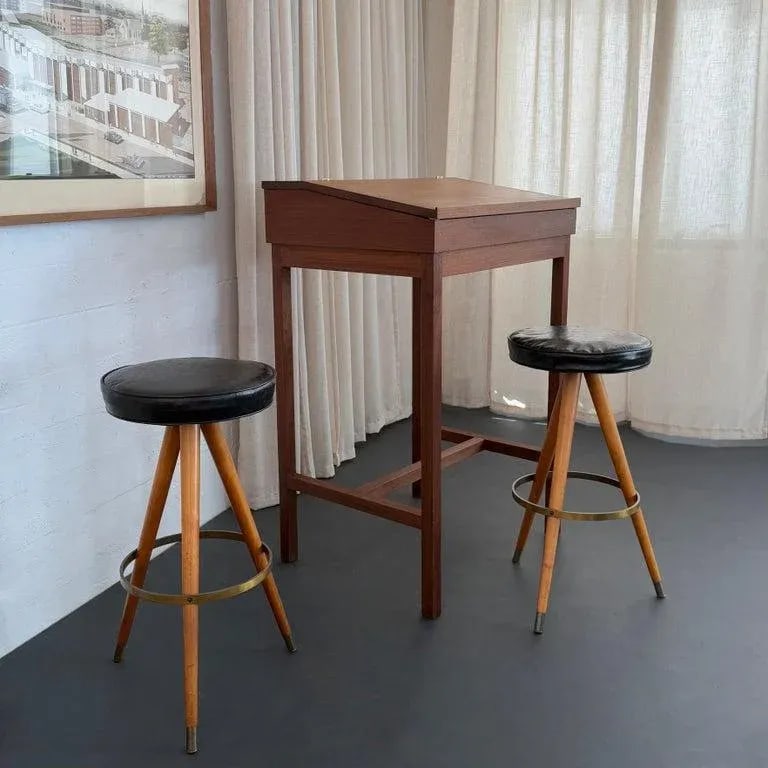 Late 20th Century Mid-Century Modern Custom-Made Walnut Standing Flip Top Desk - 9