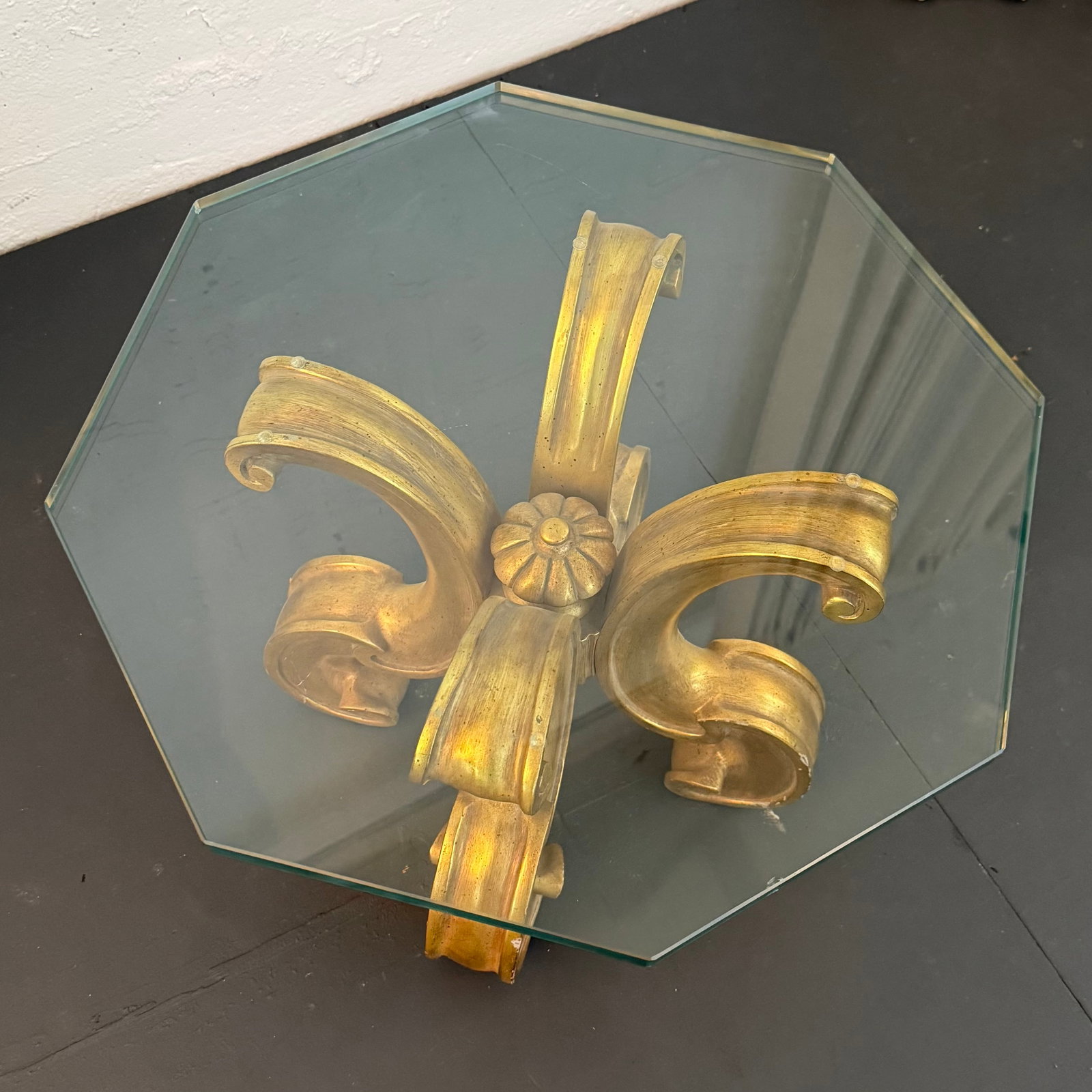 Late 20th Century Hollywood Regency Scrolled Gilt Octagonal Glass Side Table - 4