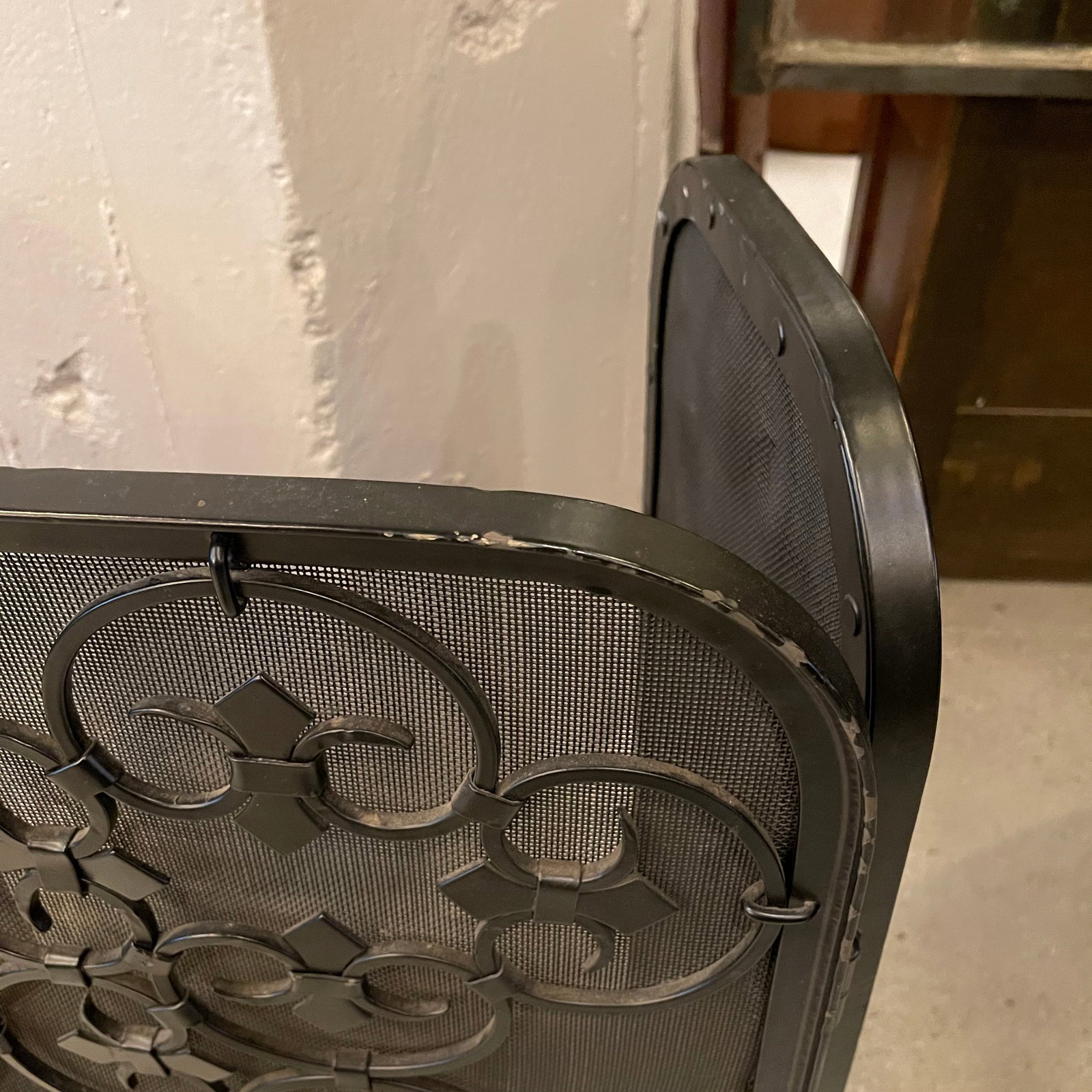 Mid 20th Century Hollywood Regency Scrolled Iron and Mesh Trifold Fireplace Screen - 10