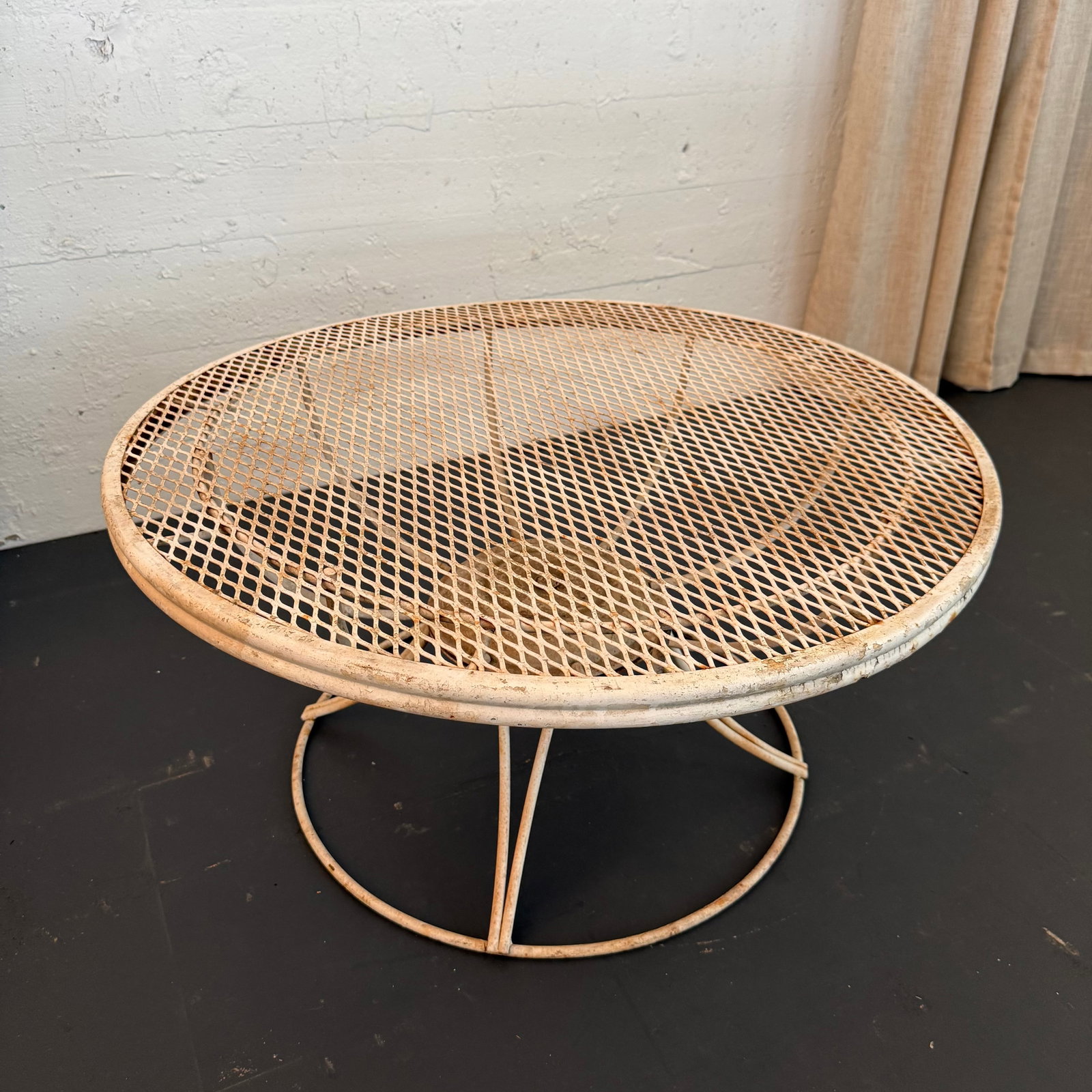 Mid-Century Modern Woodard Sculptura Style Swivel Outdoor Coffee Table - 6