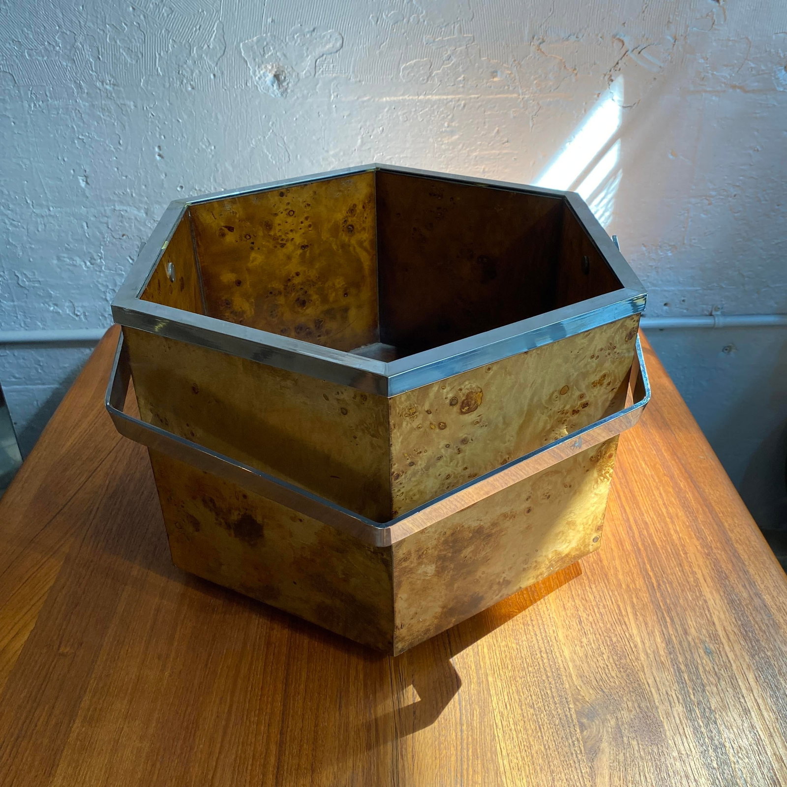 1970s Modernist Hexagonal Burl Olive Wood Chrome Handle Basket - 4