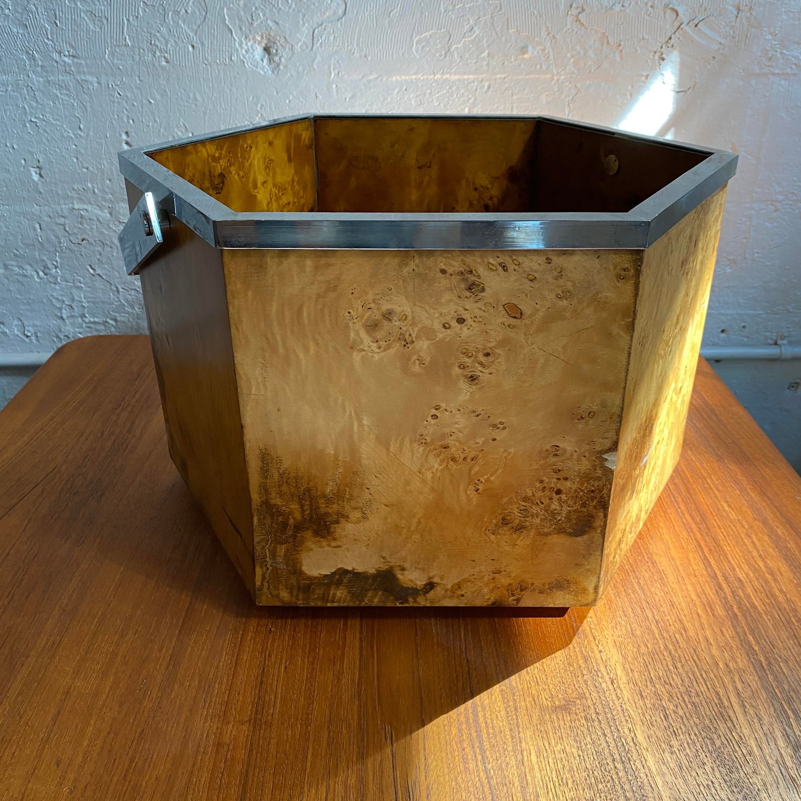 1970s Modernist Hexagonal Burl Olive Wood Chrome Handle Basket - 6