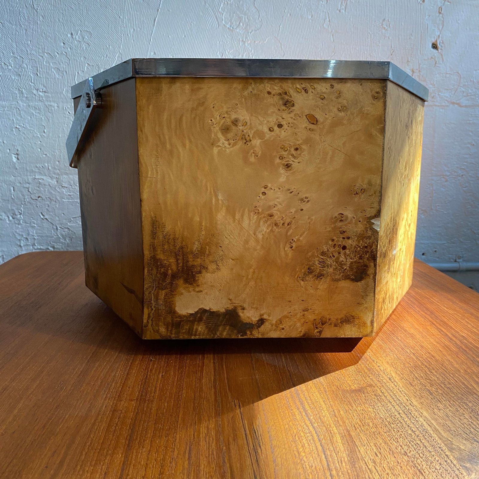 1970s Modernist Hexagonal Burl Olive Wood Chrome Handle Basket - 7