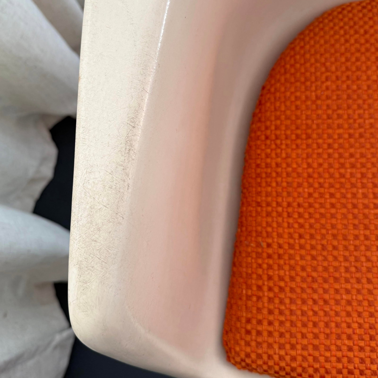 Mid-Century Modern Fiberglass Pedestal Arkana Chair by Maurice Burke - 7