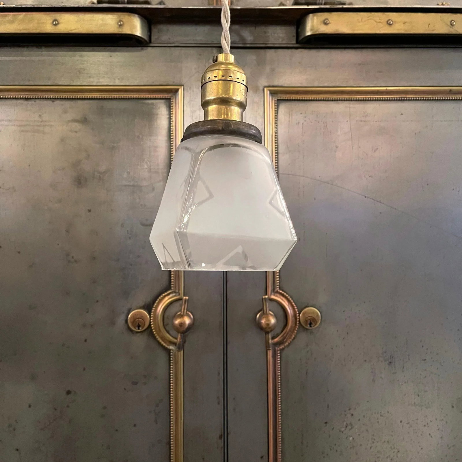 Mid 20th Century Arts & Crafts Faceted Frosted Glass Pendant Light - 3
