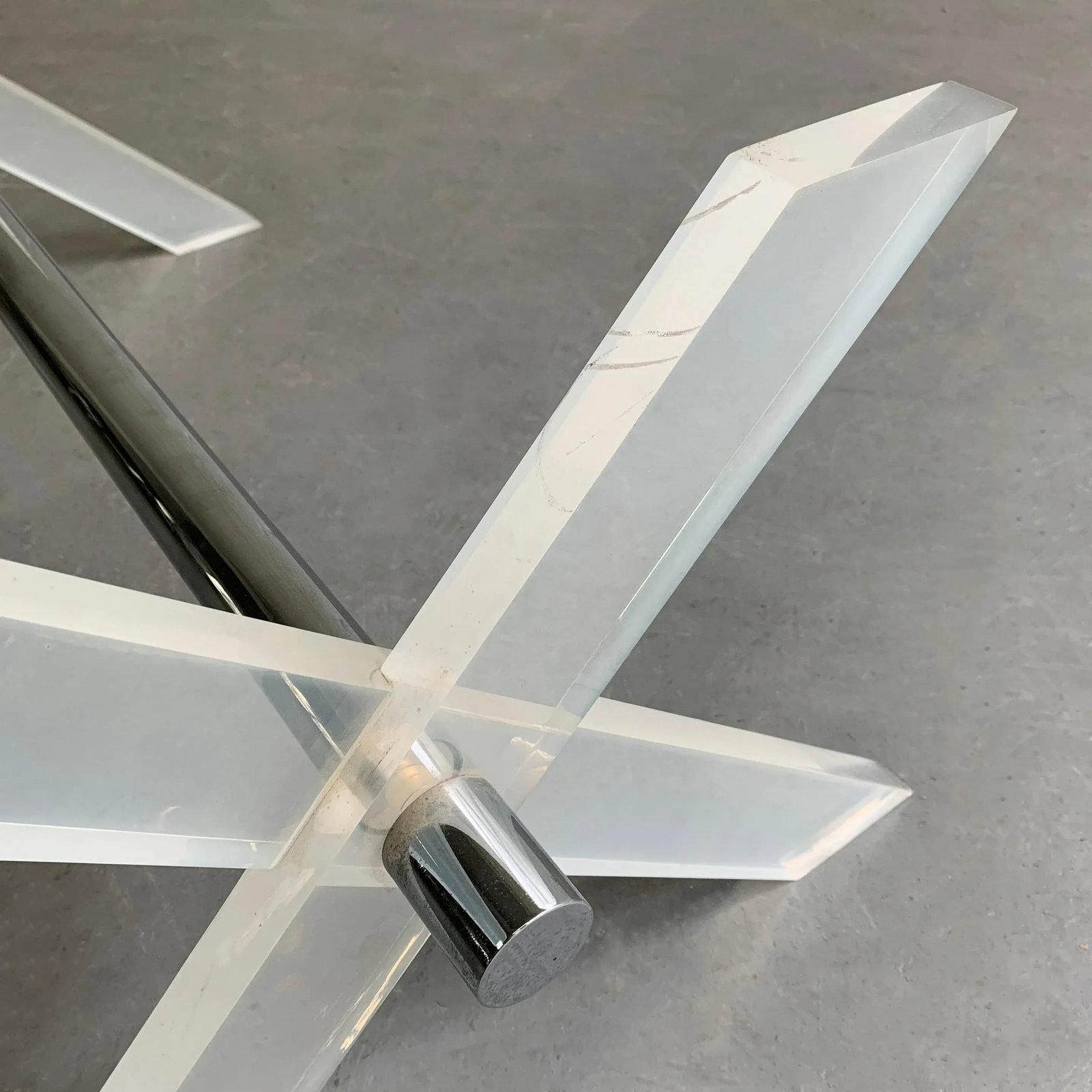 Mid 20th Century Modern Lucite X Coffee Table Base - 7