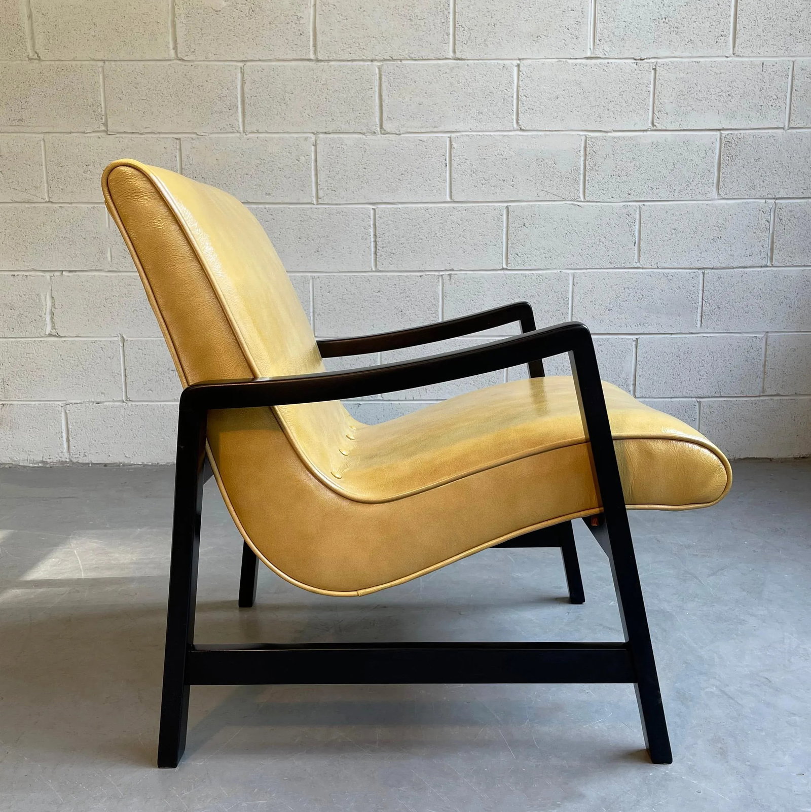 Mid 20th Century Jens Risom Mid-Century Modern Scoop Leather Lounge Chair - 3