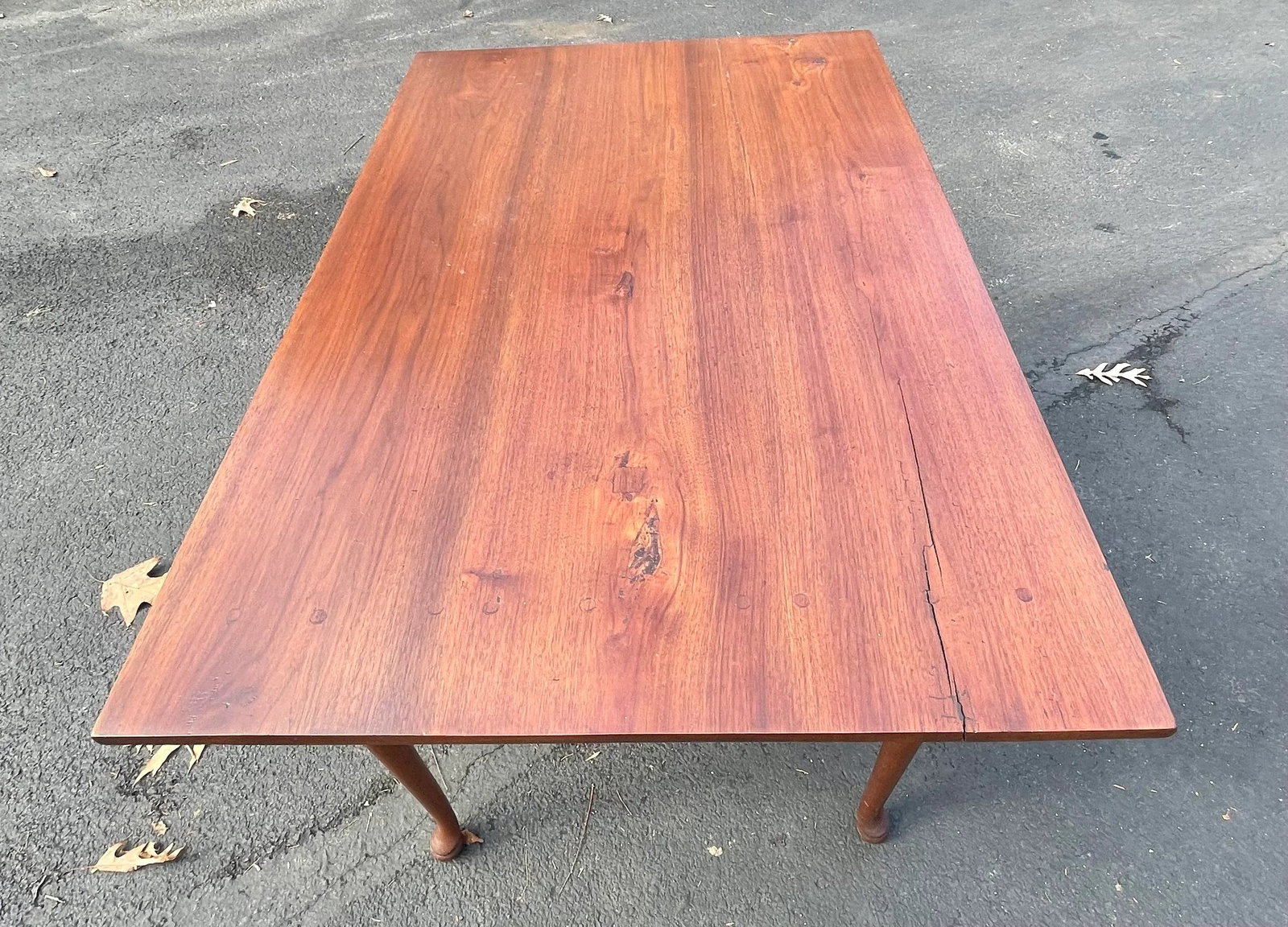 Antique Tavern Table in Queen Anne Style of Pennsylvania Origin. - 11
