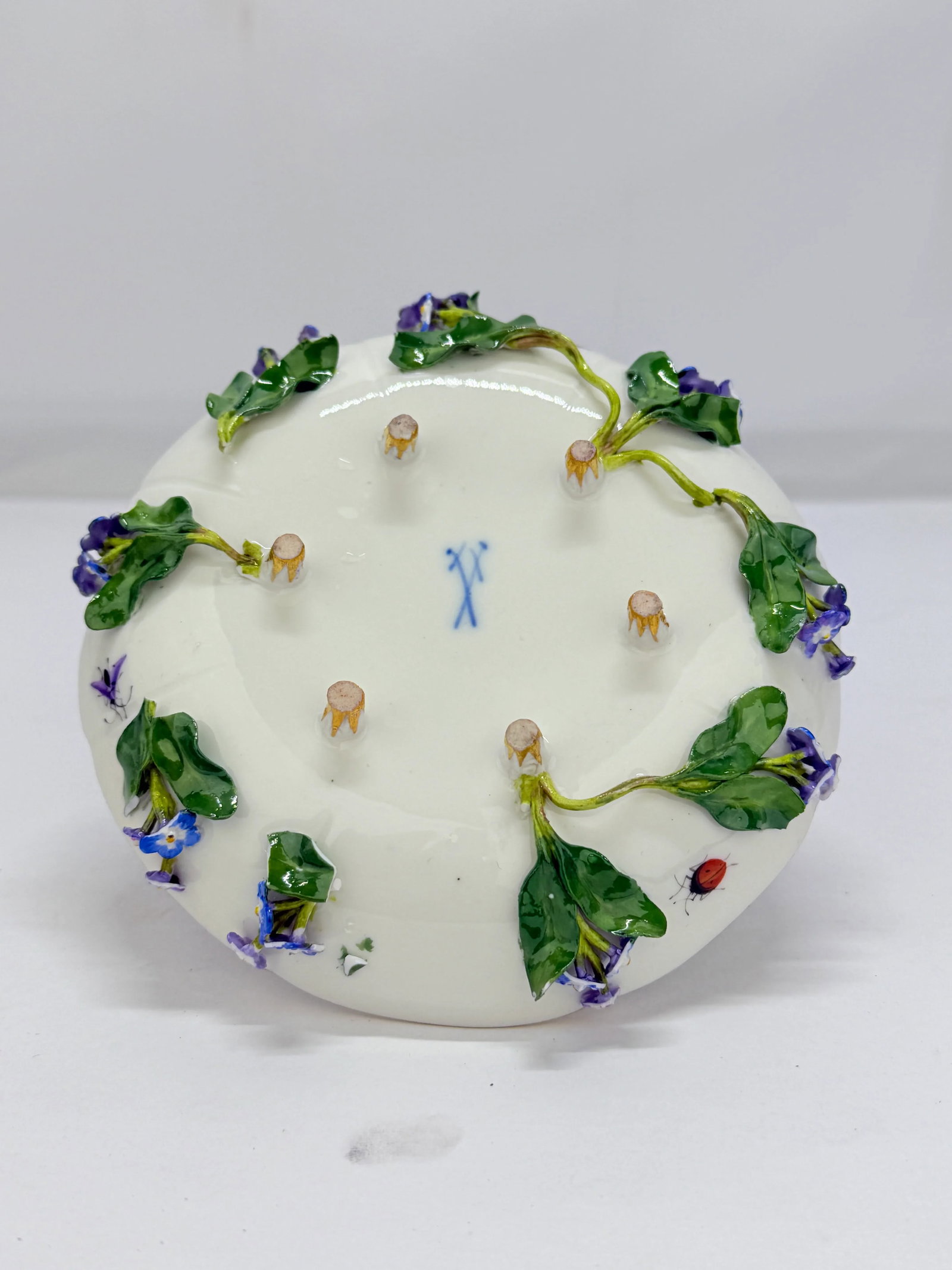 Antique Meissen Porcelain Floral Encrusted Tea Cup & Saucer - 7