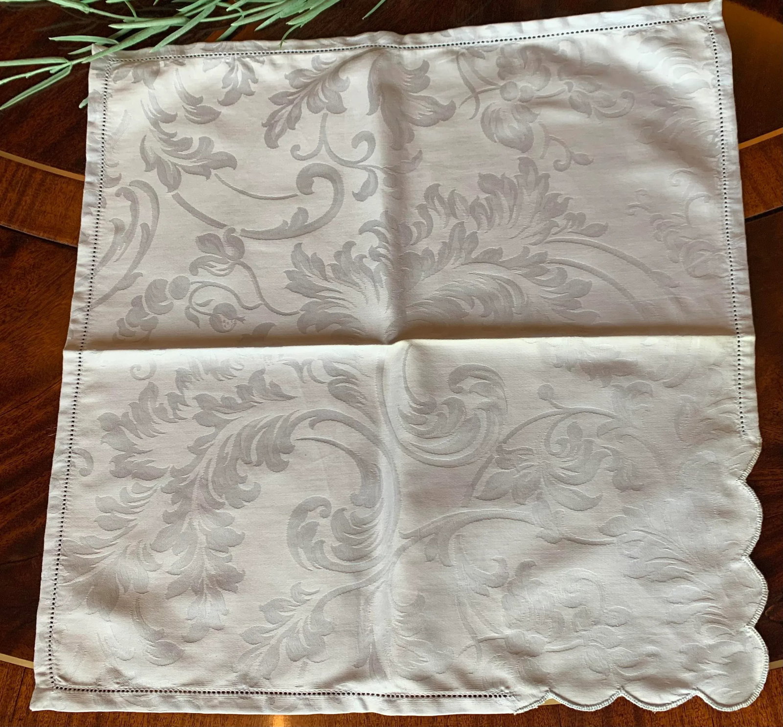3 Piece Vintage Damask Dinner Placemat Setting, Set of 8- 24 Pieces - 5