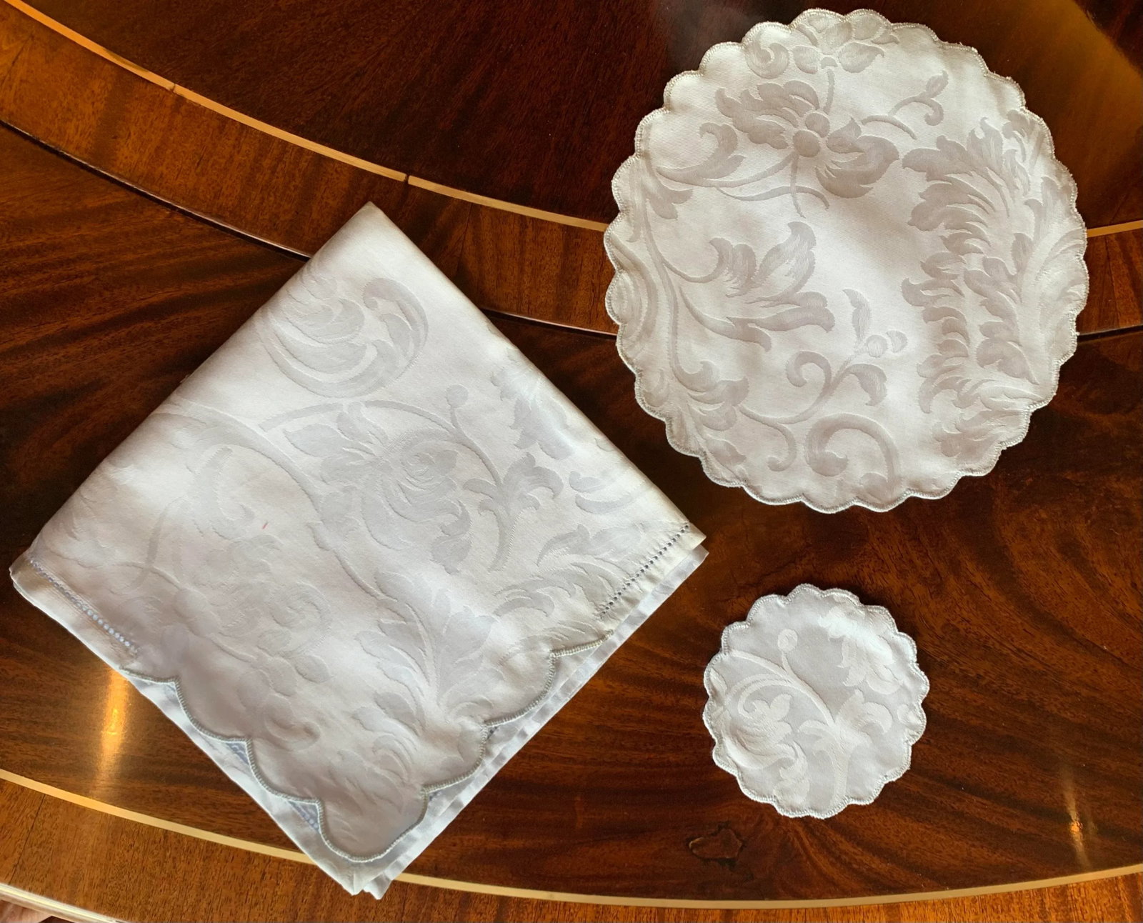 3 Piece Vintage Damask Dinner Placemat Setting, Set of 8- 24 Pieces - 8