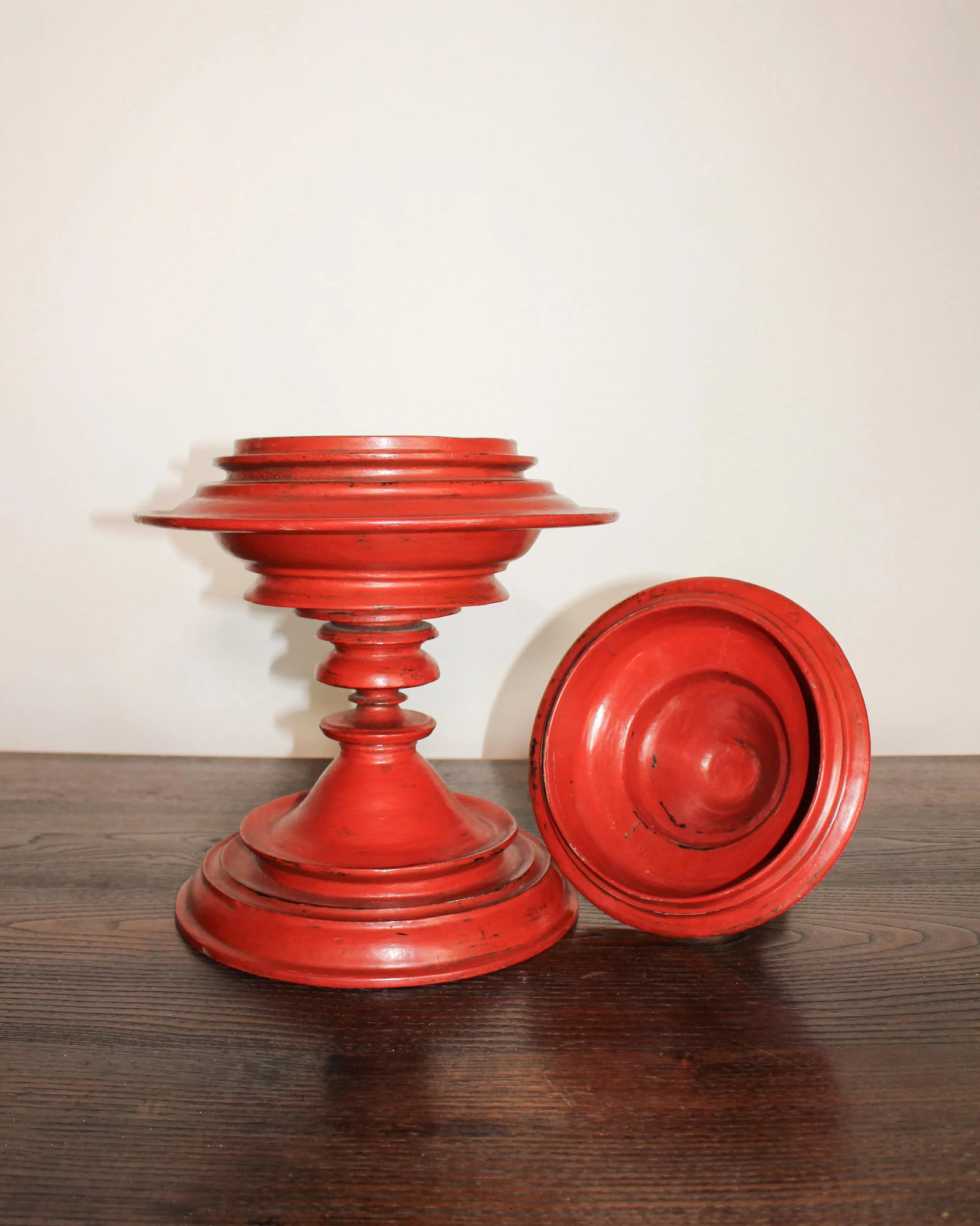 19th Century Red Lacquered Burmese Offering Vessel - 2