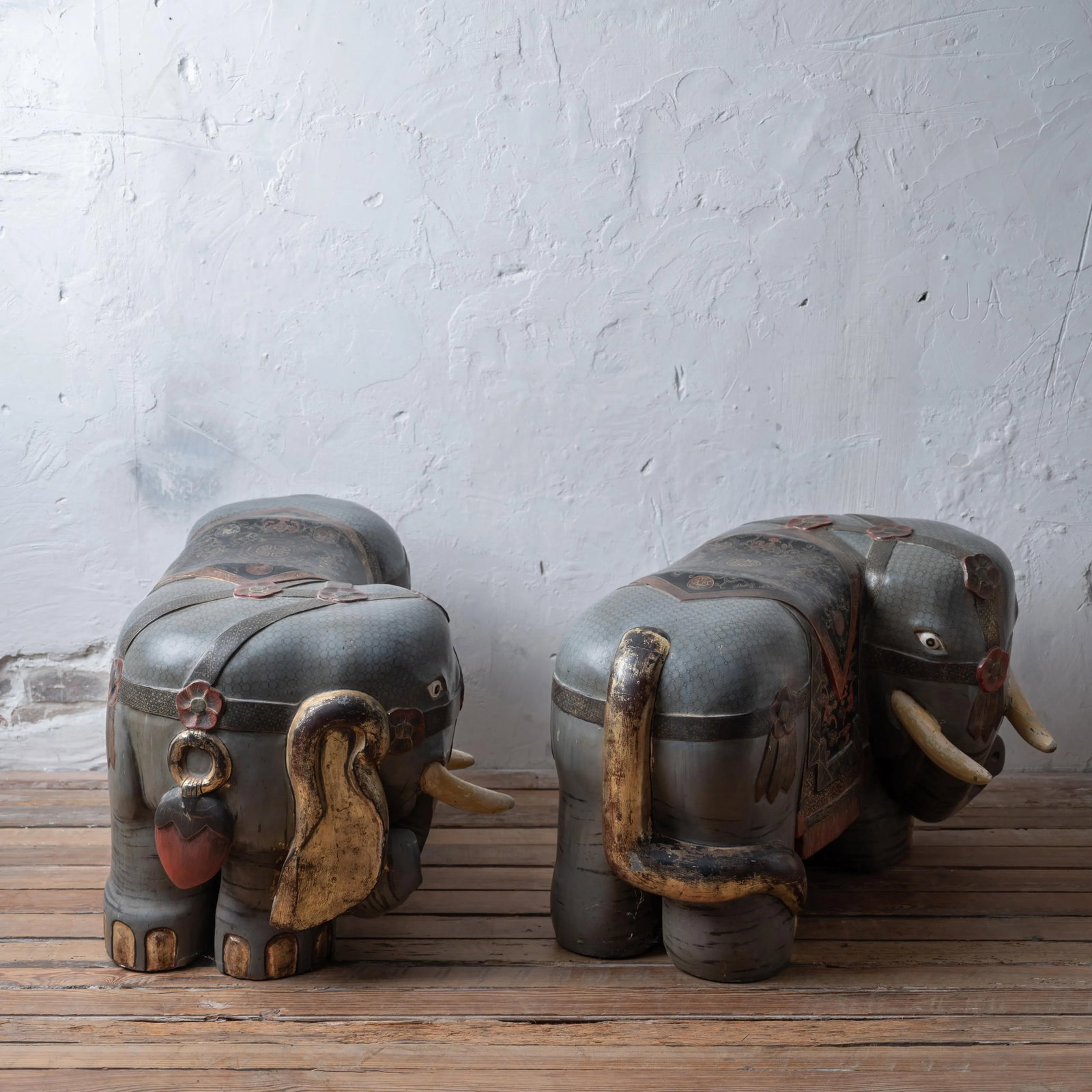 A Pair of Chinese Export Elephant Garden Stools - 6