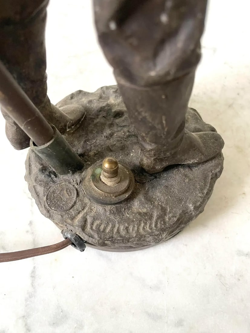 Vintage Art Nouveau Bronze Spelter Sculptured Table Lamp - Made in France - 8